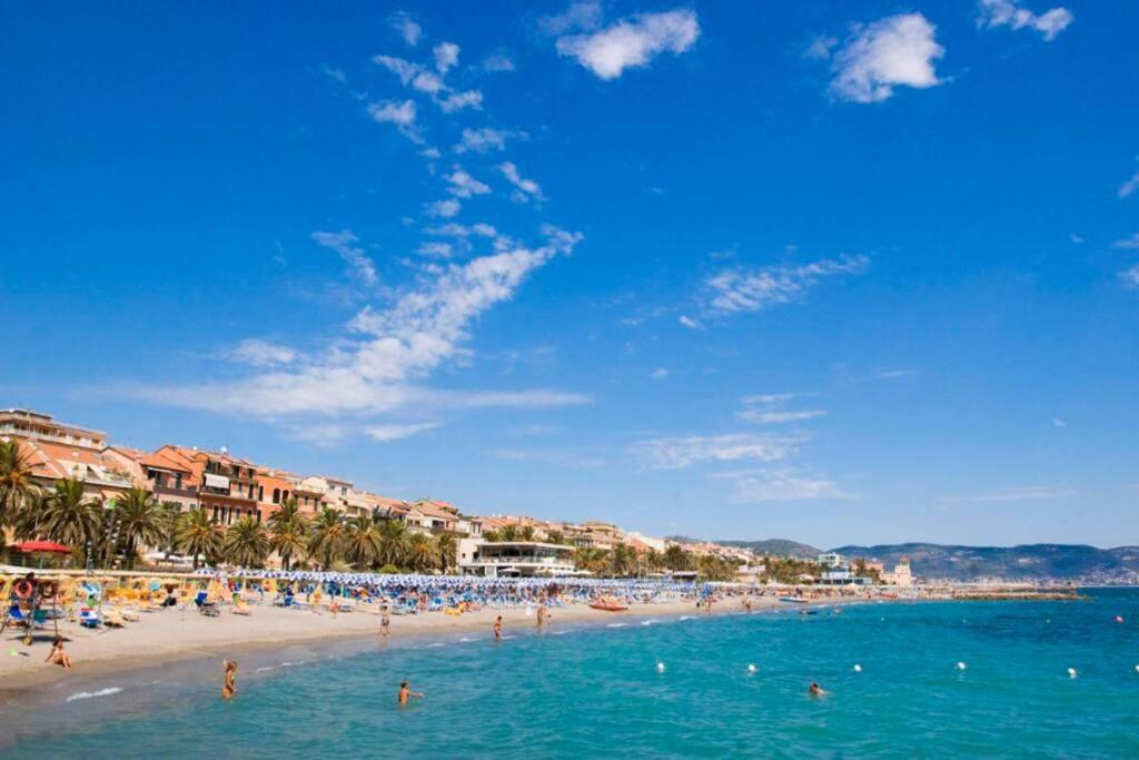 Appartamento Loano Mare Esterno foto